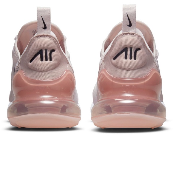 Nike Women's Air Max 270 - NWT - Picture 3 of 8